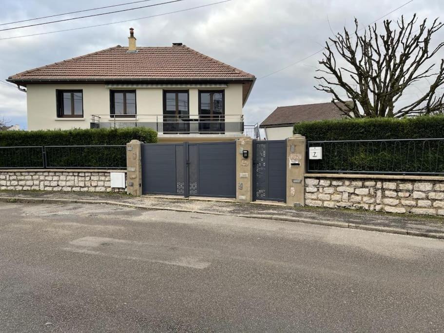 Dole Jura Proche Centre Ville. Exterior foto
